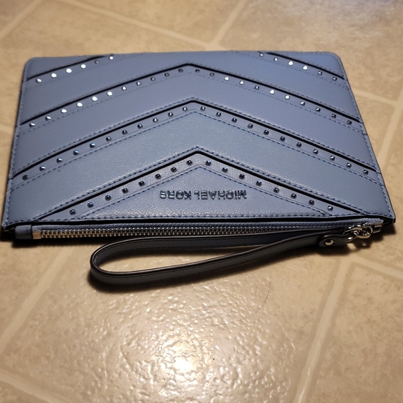 Michael Kors ELLIS XL Zip Clutch Wristlet - Picture 6 of 13